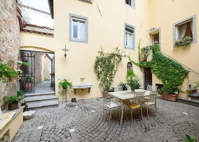 Corte Paolina - Charming Courtyard Inside アパート