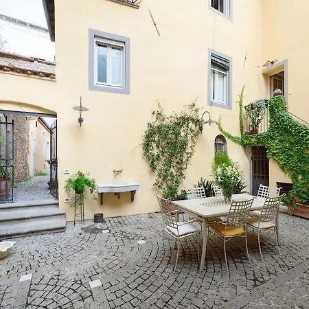 Corte Paolina - Charming Courtyard Inside Appartement