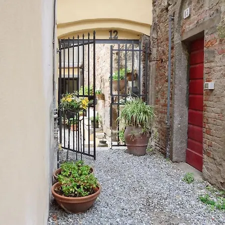 Corte Paolina - Charming Courtyard Inside Apartment Lucca