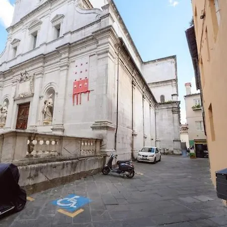 Corte Paolina - Charming Courtyard Inside * 卢卡